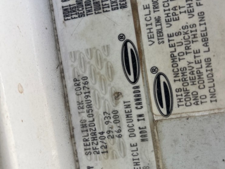 2005-sterling-l9500-image-19