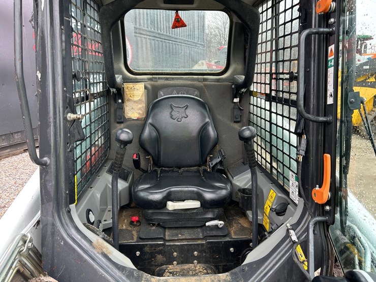 2023-bobcat-t450-image-19