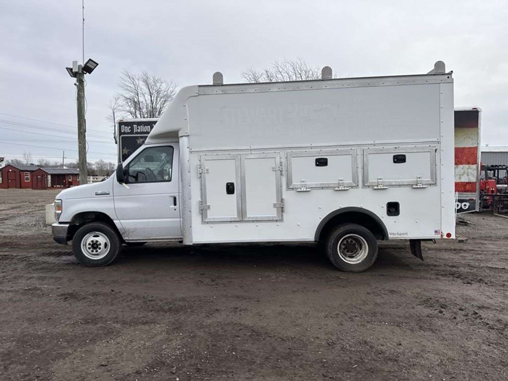 2018-ford-e450-image-2