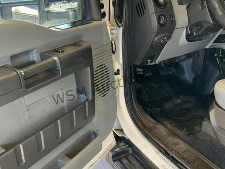 2016-ford-f550-image-26