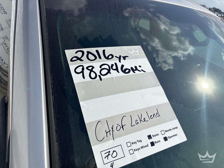 2016-ford-taurus-sedan-image-23