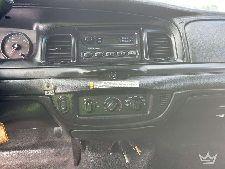 2007-ford-crown-victoria-sedan-image-18