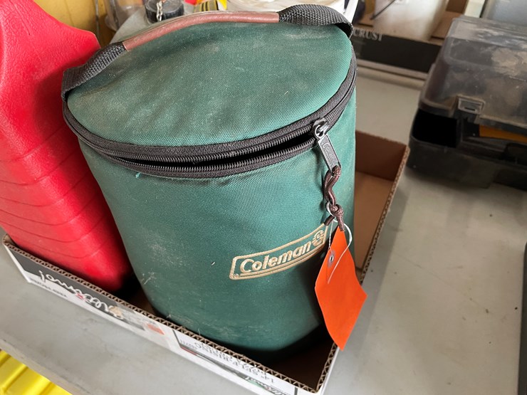 #7611-•-(2)-coleman-lanterns-image-3