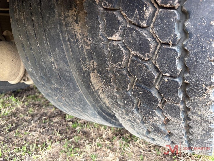 2001-ford-f650-image-10