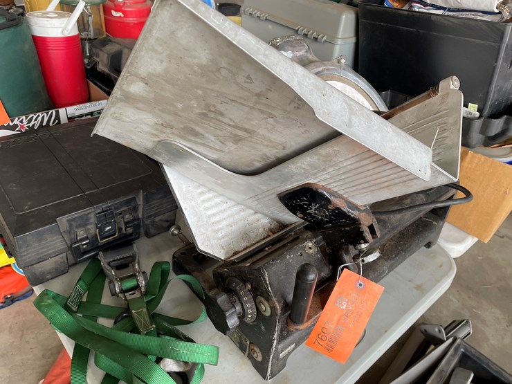 #7607-•-globe-meat-slicer-image-2