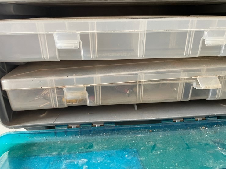 #7614-•-guide-series-tackle-box-image-7