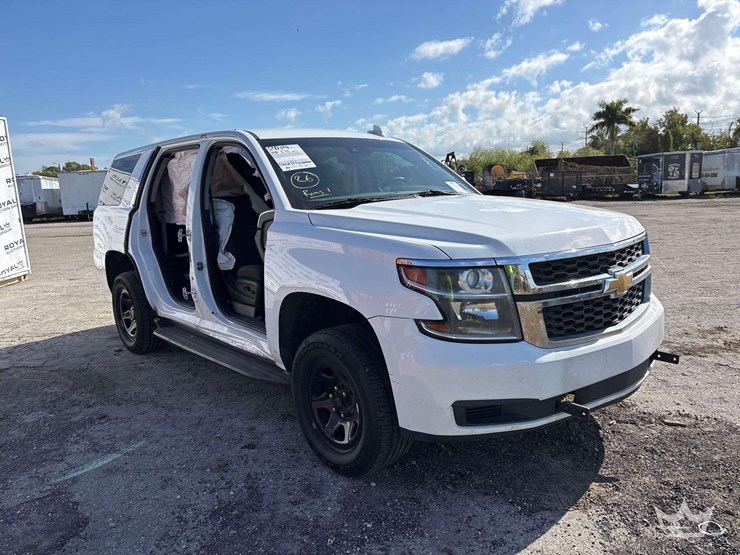 2019-chevrolet-tahoe-image-2
