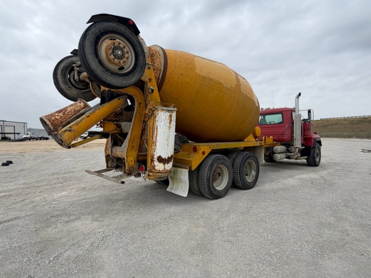 1997-mack-mixer-image-3