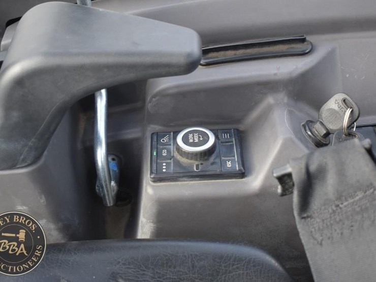 2023-volvo-ecr25-electric-image-34