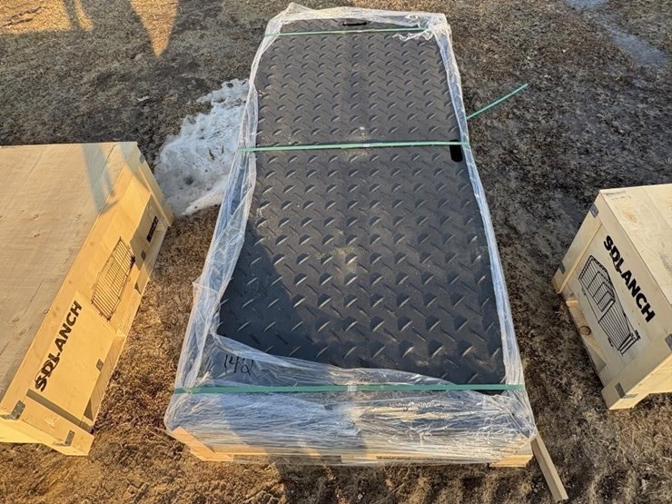 (15)-new-95"-x-41.5"-rubber-mats-image-2