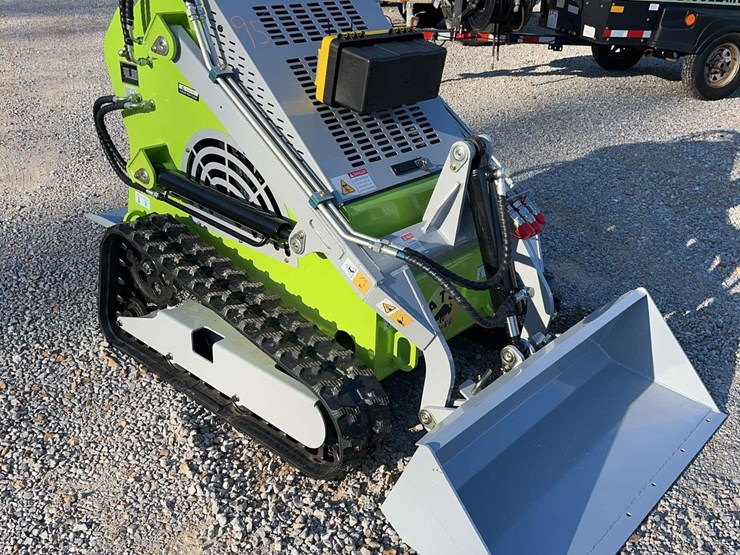unused-mini-skid-steer-loader-image-1