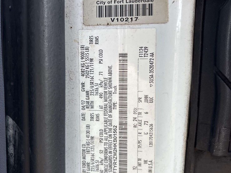 2017-ford-transit-image-28