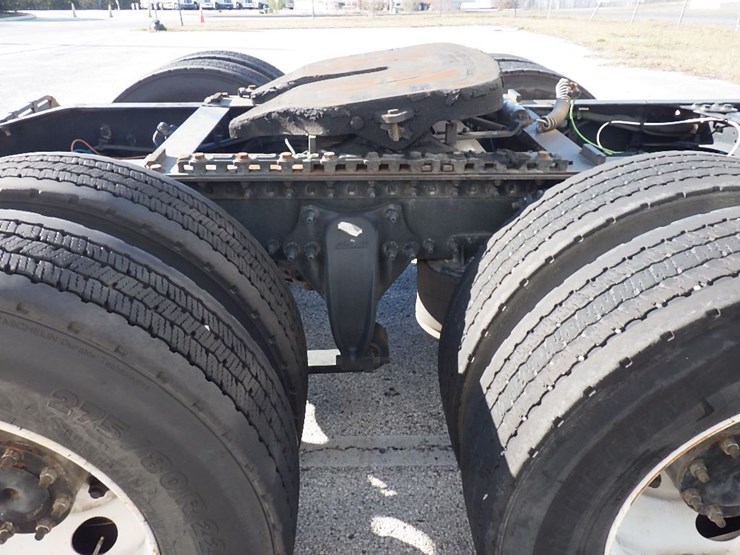 2020-freightliner-cascadia-125-image-10