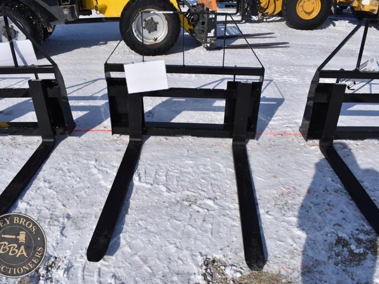 agt-industrial-pallet-fork-attachment-41891-image-1