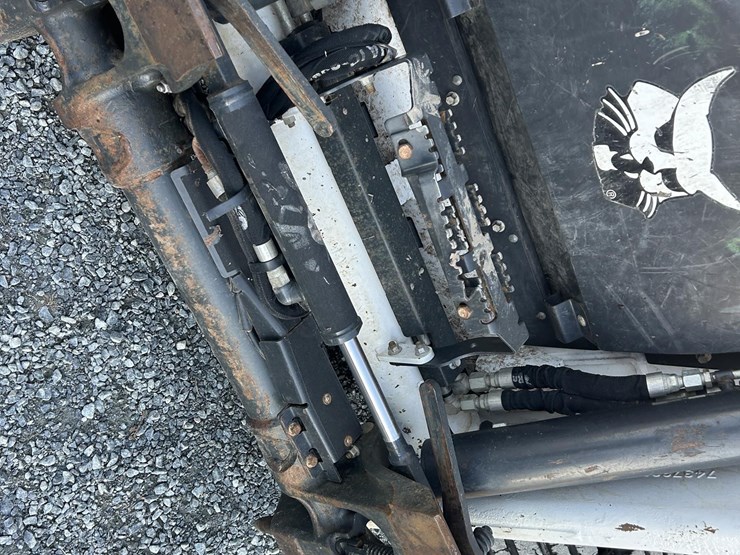 2022-bobcat-t76-image-8