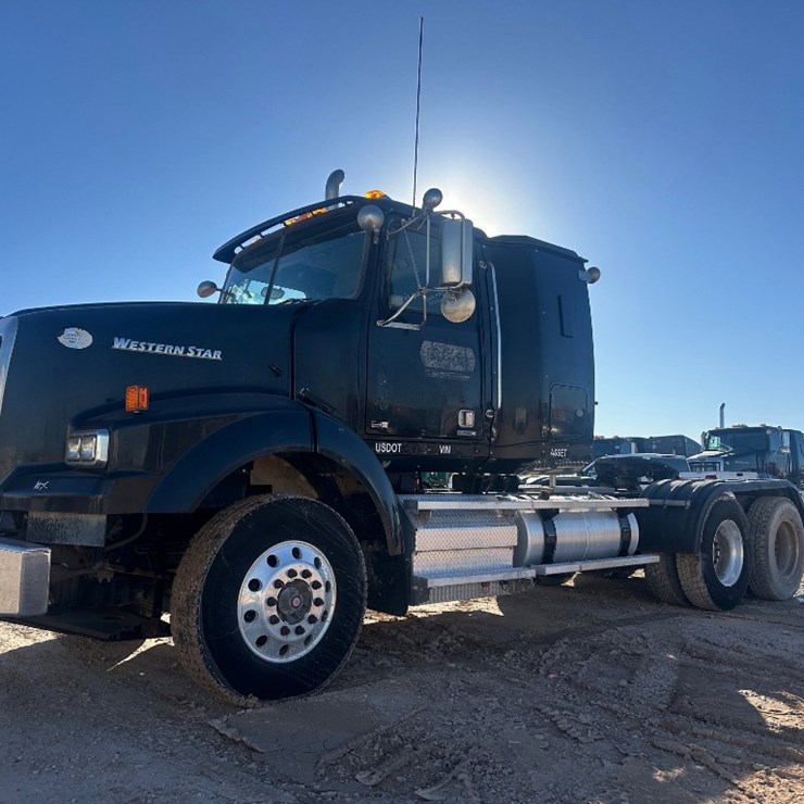 2015 WESTERN STAR 4900