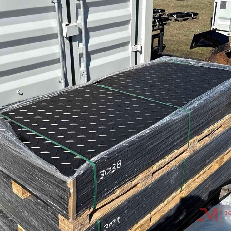 15 PIECE MAT FLOORING