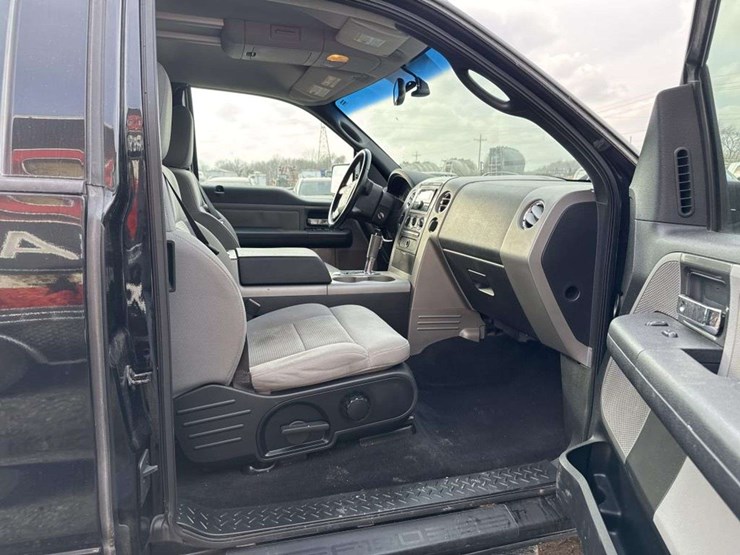 2004-ford-f150-image-17