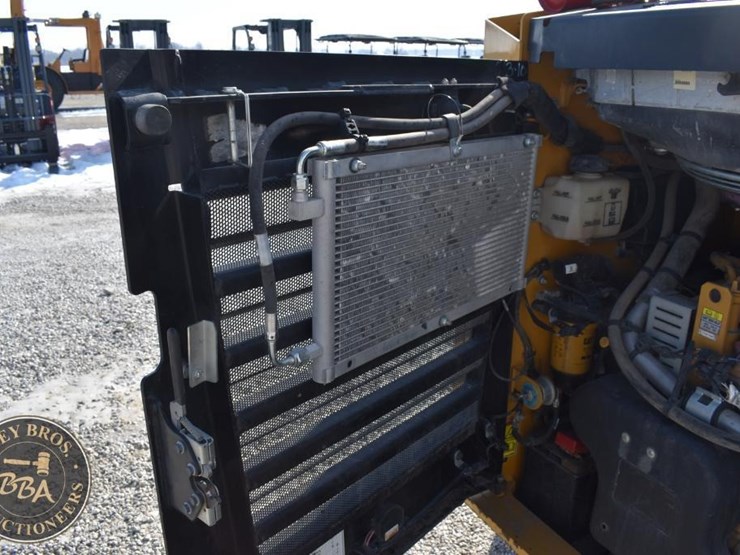 2020-caterpillar-279d3-image-41