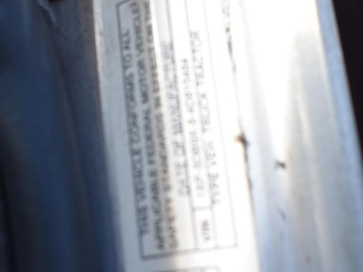 2004-peterbilt-379-image-37