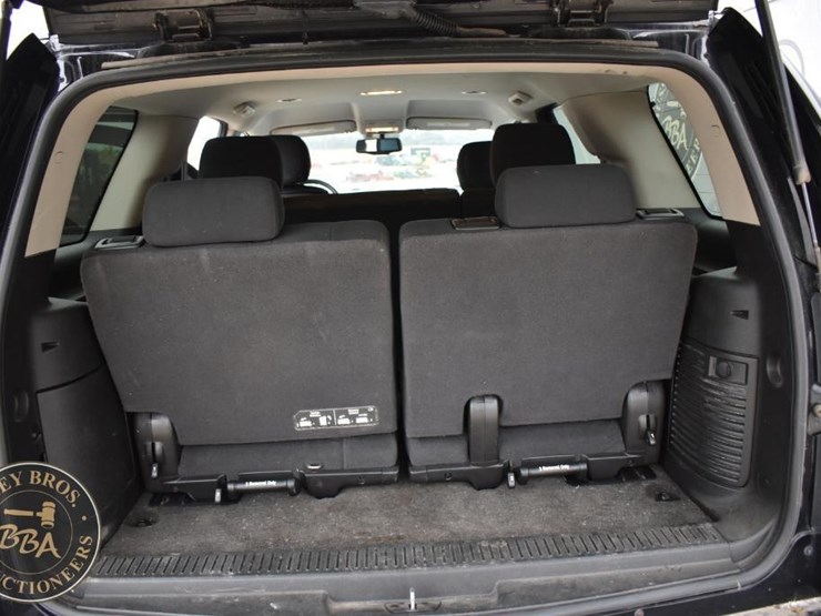 2013-chevrolet-tahoe-ls-image-19