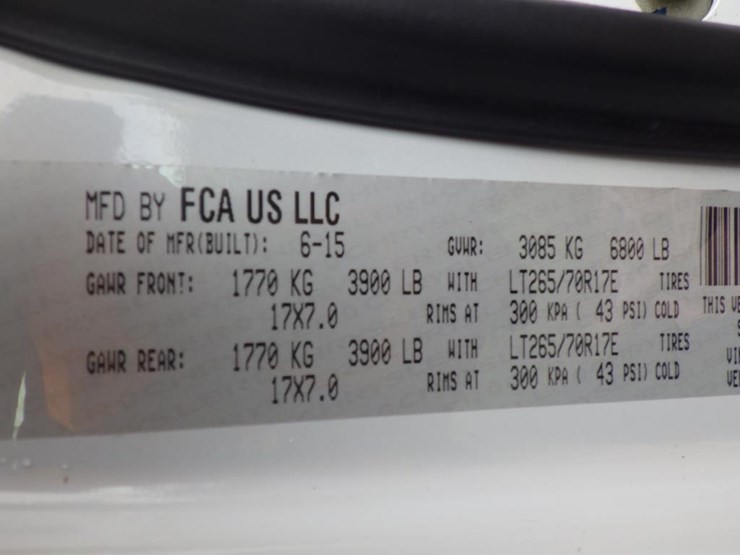 2015-dodge-1500-image-16