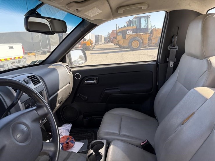 2011-chevrolet-colorado-image-14