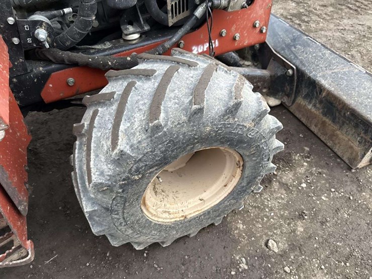 2014-ditch-witch-rt45-image-21