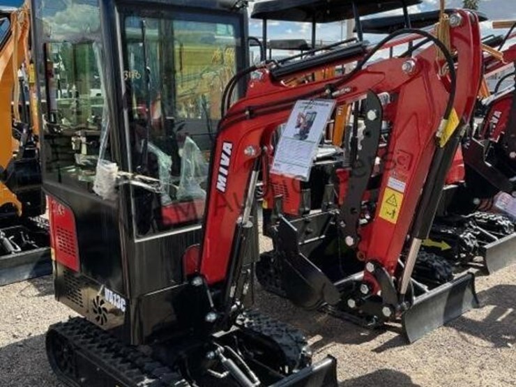 2025-miva-va13c-mini-excavator-image-1