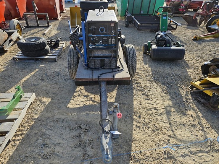 miller-bobcat-225g-image-24