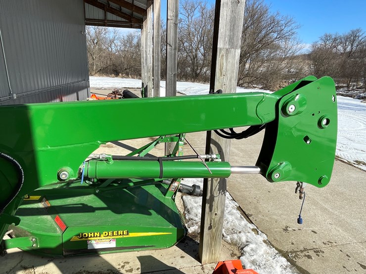 2015-john-deere-5075e-image-22