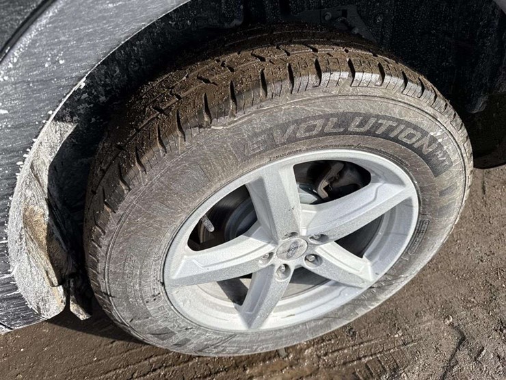 2016-ford-explorer-xlt-image-16