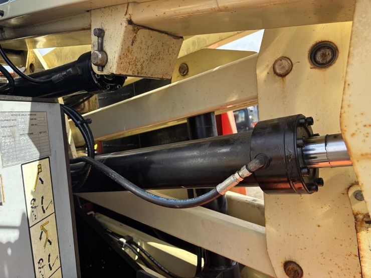 2007-jlg-e300aj-image-23