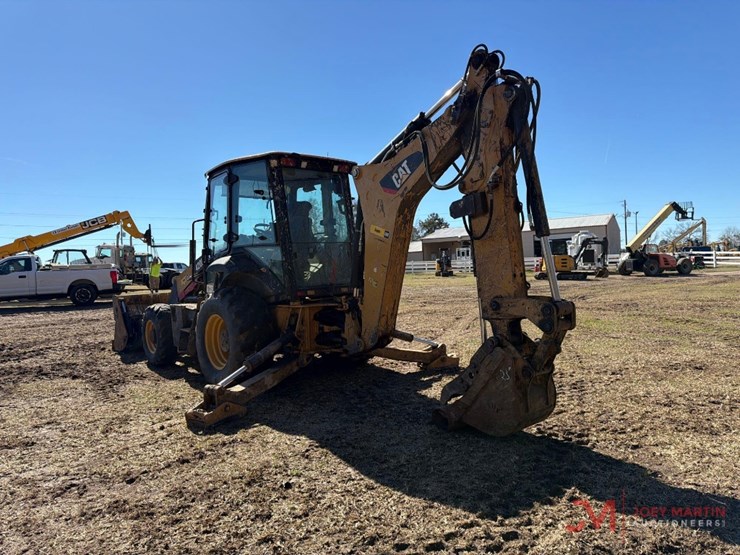 2017-caterpillar-420f2-image-5