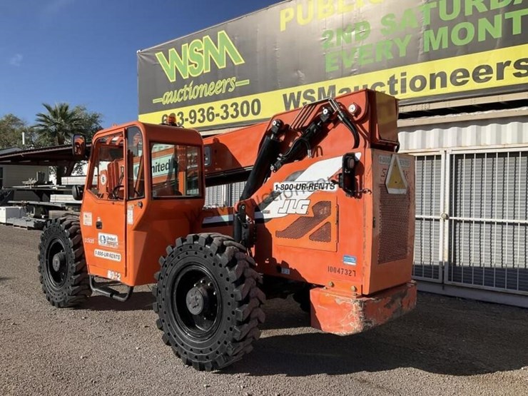 2012-jlg-8042-image-7