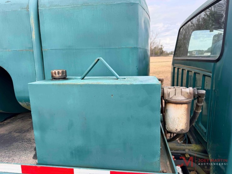 1995-ford-f-series-water-truck-image-11