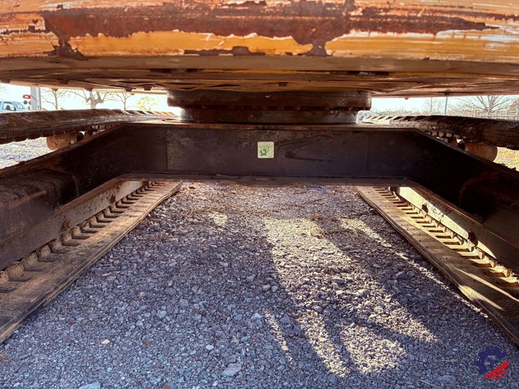 2016-cat-305e2-mini-excavator-image-37