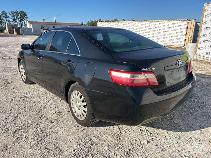 2008-toyota-camry-sedan-image-4