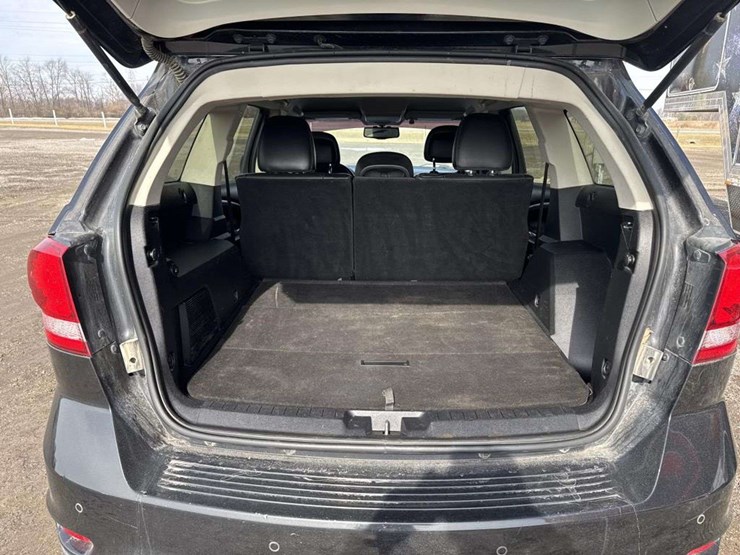 2013-dodge-journey-image-15