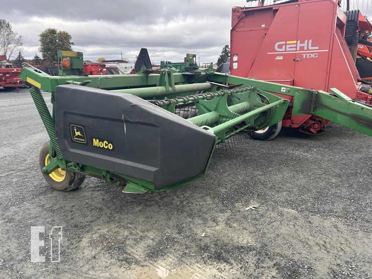 john-deere-820-image-1