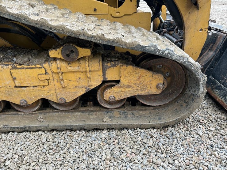 2020-caterpillar-279d3-image-14