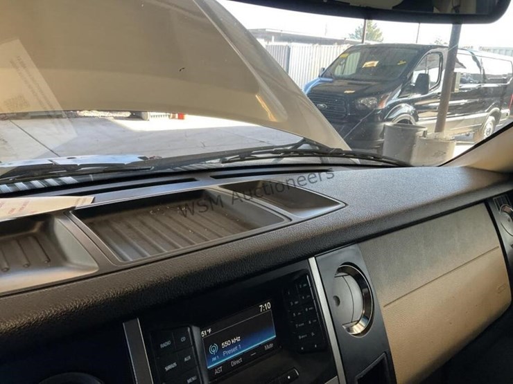 2015-ford-expedition-image-18