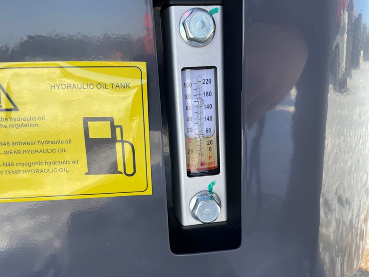 #5378-•-mx15rx-mini-excavator-image-15