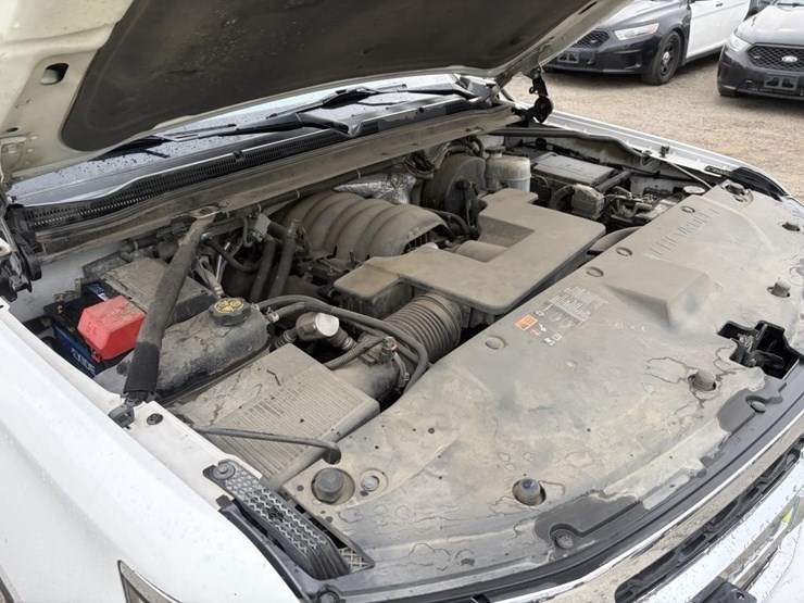 2015-chevrolet-tahoe-image-13