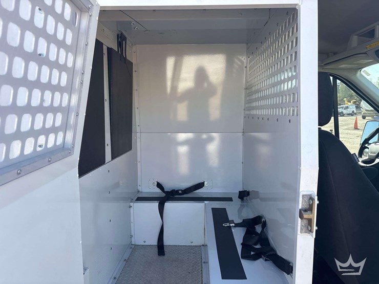 2019-ford-transit-image-25