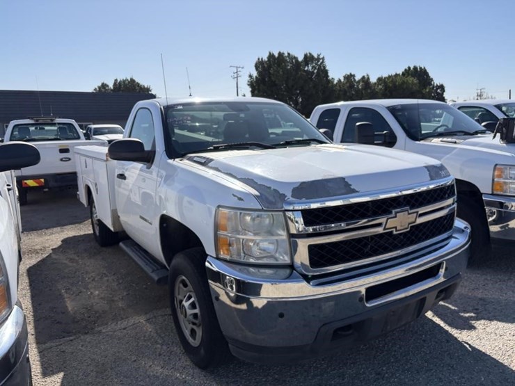 2011-chevrolet-2500-image-4