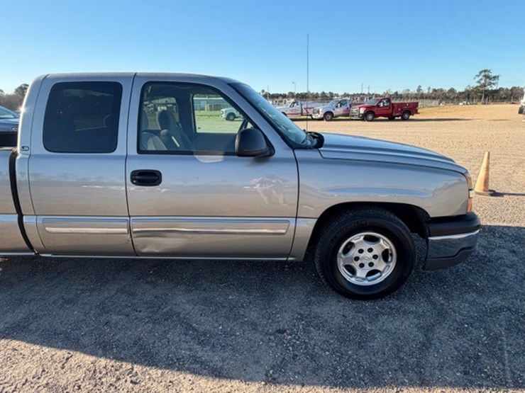 #448-•-2003-chevrolet-c1500-|-reconstructed-title-image-17
