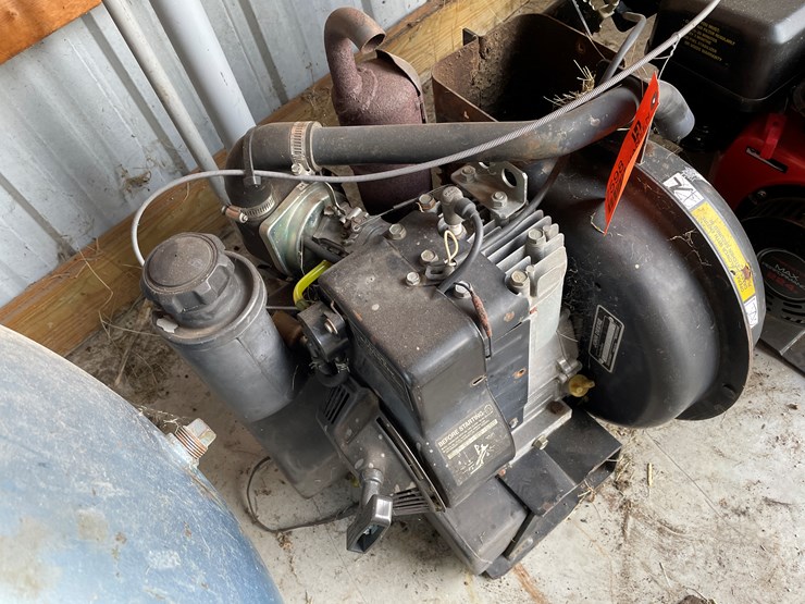 #7598-•-gas-powered-blower-image-4