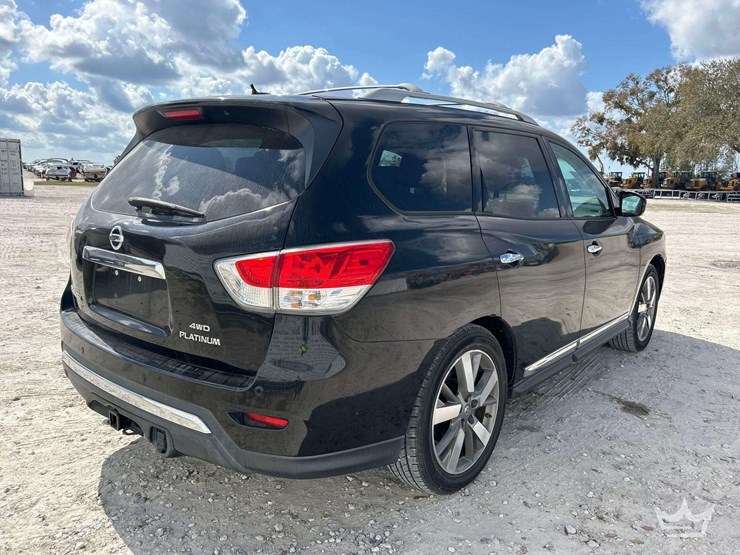 2013-nissan-pathfinder-image-3