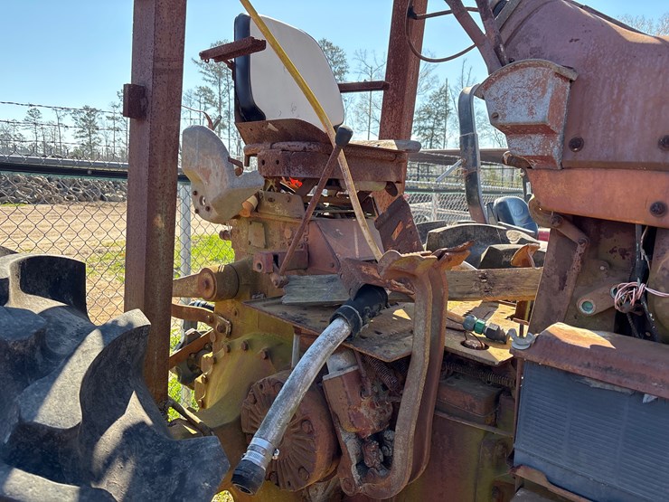 international-806-image-7